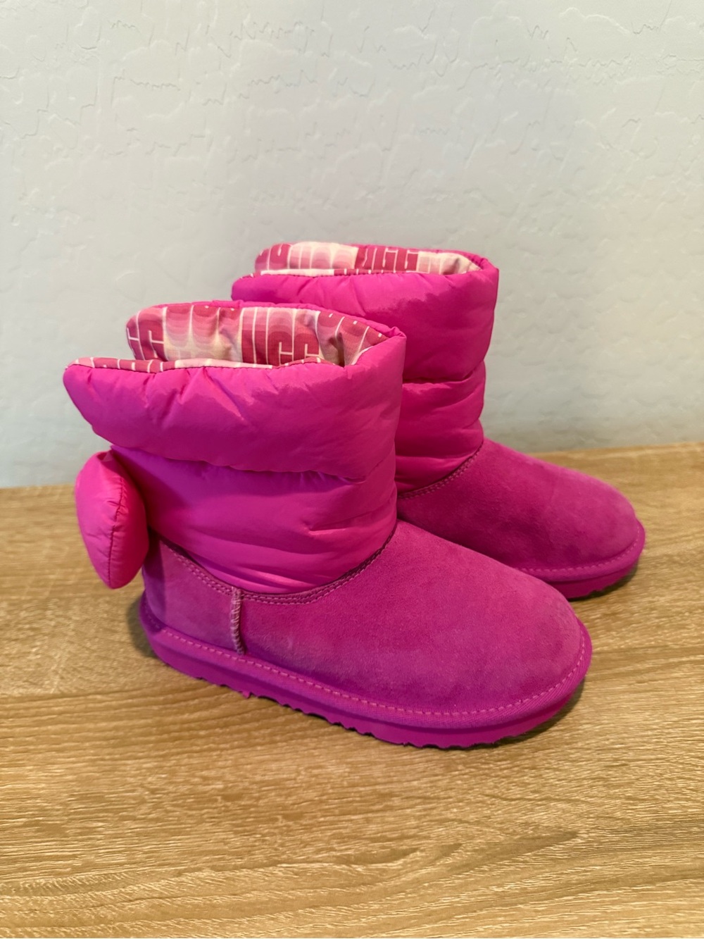 UGG Maxi Wavelength Bailey Bow Suede Puffer Boots Youth Size 2 Rock Rose